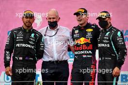  2nd place Lewis Hamilton (GBR) Mercedes AMG F1 W12 with Dr Helmut Marko (AUT) Red Bull Motorsport Consultant , 1st place Max Verstappen (NLD) Red Bull Racing RB16B and 3rd place Valtteri Bottas (FIN) Mercedes AMG F1. 27.06.2021. Formula 1 World Championship, Rd 8, Steiermark Grand Prix, Spielberg, Austria, Race Day.