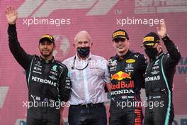 Lewis Hamilton (GBR), Mercedes AMG F1, Max Verstappen (NLD), Red Bull Racing and Valtteri Bottas (FIN), Mercedes AMG F1  27.06.2021. Formula 1 World Championship, Rd 8, Steiermark Grand Prix, Spielberg, Austria, Race Day.