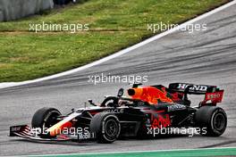 Race winner Max Verstappen (NLD) Red Bull Racing RB16B celebrates at the end of the race. 27.06.2021. Formula 1 World Championship, Rd 8, Steiermark Grand Prix, Spielberg, Austria, Race Day.