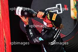 Lewis Hamilton (GBR) Mercedes AMG F1 celebrates his second position on the podium. 27.06.2021. Formula 1 World Championship, Rd 8, Steiermark Grand Prix, Spielberg, Austria, Race Day.