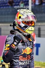Max Verstappen (NLD) Red Bull Racing celebrates his pole position in qualifying parc ferme. 26.06.2021. Formula 1 World Championship, Rd 8, Steiermark Grand Prix, Spielberg, Austria, Qualifying Day.