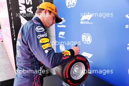 Max Verstappen (NLD) Red Bull Racing with the Pirelli Pole Position Award in qualifying parc ferme. 26.06.2021. Formula 1 World Championship, Rd 8, Steiermark Grand Prix, Spielberg, Austria, Qualifying Day.