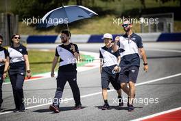 Yuki Tsunoda (JPN) AlphaTauri walks the circuit with the team. 24.06.2021. Formula 1 World Championship, Rd 8, Steiermark Grand Prix, Spielberg, Austria, Preparation Day.