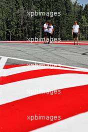 Lando Norris (GBR) McLaren walks the circuit with the team. 24.06.2021. Formula 1 World Championship, Rd 8, Steiermark Grand Prix, Spielberg, Austria, Preparation Day.