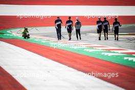 Pierre Gasly (FRA) AlphaTauri walks the circuit with the team. 24.06.2021. Formula 1 World Championship, Rd 8, Steiermark Grand Prix, Spielberg, Austria, Preparation Day.