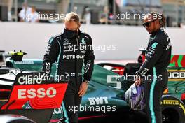 Valtteri Bottas (FIN) Mercedes AMG F1 and Lewis Hamilton (GBR) Mercedes AMG F1. 12.03.2021. Formula 1 Testing, Sakhir, Bahrain, Day One.