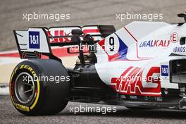 Nikita Mazepin (RUS) Haas F1 Team VF-21 - rear wing detail. 12.03.2021. Formula 1 Testing, Sakhir, Bahrain, Day One.
