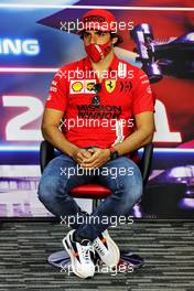 Carlos Sainz Jr (ESP) Ferrari in the FIA Press Conference. 12.03.2021. Formula 1 Testing, Sakhir, Bahrain, Day One.