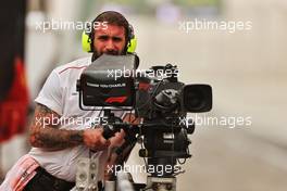 Circuit atmosphere - camera operator. 12.03.2021. Formula 1 Testing, Sakhir, Bahrain, Day One.