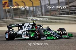 Pierre Gasly (FRA) AlphaTauri AT02 with flow-vis paint. 13.03.2021. Formula 1 Testing, Sakhir, Bahrain, Day Two.