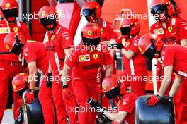 Ferrari mechanics practice a pit stop. 14.03.2021. Formula 1 Testing, Sakhir, Bahrain, Day Three.