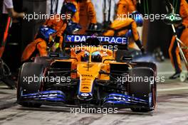 Daniel Ricciardo (AUS) McLaren MCL35M practices a pit stop. 14.03.2021. Formula 1 Testing, Sakhir, Bahrain, Day Three.
