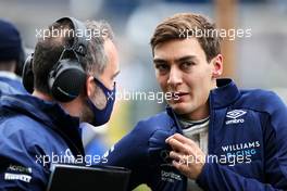 George Russell (GBR) Williams Racing on the grid with James Urwin (GBR) Williams Racing Race Engineer. 10.10.2021. Formula 1 World Championship, Rd 16, Turkish Grand Prix, Istanbul, Turkey, Race Day.