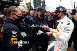 Max Verstappen (NLD) Red Bull Racing with Christian Horner (GBR) Red Bull Racing Team Principal; Dr Helmut Marko (AUT) Red Bull Motorsport Consultant; and Adrian Newey (GBR) Red Bull Racing Chief Technical Officer in parc ferme. 10.10.2021. Formula 1 World Championship, Rd 16, Turkish Grand Prix, Istanbul, Turkey, Race Day.