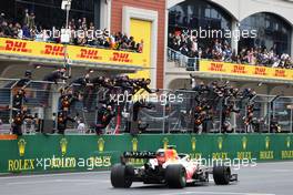 THird placed Sergio Perez (MEX) Red Bull Racing RB16B passes the team at the end of the race. 10.10.2021. Formula 1 World Championship, Rd 16, Turkish Grand Prix, Istanbul, Turkey, Race Day.