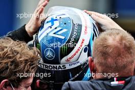 Race winner Valtteri Bottas (FIN) Mercedes AMG F1 celebrates with the team in parc ferme. 10.10.2021. Formula 1 World Championship, Rd 16, Turkish Grand Prix, Istanbul, Turkey, Race Day.