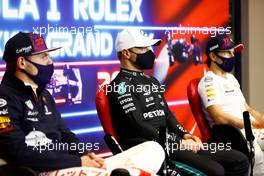 (L to R): Max Verstappen (NLD) Red Bull Racing; Valtteri Bottas (FIN) Mercedes AMG F1; and Sergio Perez (MEX) Red Bull Racing, in the post race FIA Press Conference. 10.10.2021. Formula 1 World Championship, Rd 16, Turkish Grand Prix, Istanbul, Turkey, Race Day.
