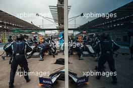 George Russell (GBR) Williams Racing FW43B makes a pit stop. 10.10.2021. Formula 1 World Championship, Rd 16, Turkish Grand Prix, Istanbul, Turkey, Race Day.