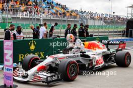 Third placed Max Verstappen (NLD) Red Bull Racing RB16B in qualifying parc ferme. 09.10.2021. Formula 1 World Championship, Rd 16, Turkish Grand Prix, Istanbul, Turkey, Qualifying Day.