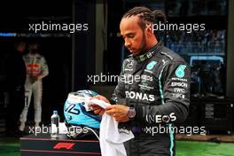 Fastest in qualifying Lewis Hamilton (GBR) Mercedes AMG F1 in parc ferme. 09.10.2021. Formula 1 World Championship, Rd 16, Turkish Grand Prix, Istanbul, Turkey, Qualifying Day.