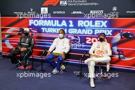 (L to R): Valtteri Bottas (FIN) Mercedes AMG F1; Lewis Hamilton (GBR) Mercedes AMG F1; and Max Verstappen (NLD) Red Bull Racing, in the post qualifying FIA Press Conference. 09.10.2021. Formula 1 World Championship, Rd 16, Turkish Grand Prix, Istanbul, Turkey, Qualifying Day.