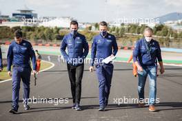 Nicholas Latifi (CDN) Williams Racing walks the circuit with the team. 07.10.2021. Formula 1 World Championship, Rd 16, Turkish Grand Prix, Istanbul, Turkey, Preparation Day.