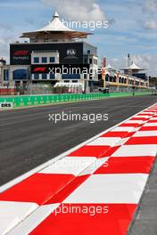 Circuit atmosphere - start / finish straight. 07.10.2021. Formula 1 World Championship, Rd 16, Turkish Grand Prix, Istanbul, Turkey, Preparation Day.