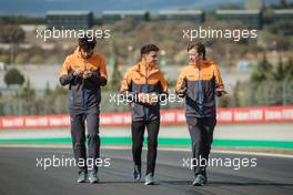 Lando Norris (GBR) McLaren walks the circuit with the team. 07.10.2021. Formula 1 World Championship, Rd 16, Turkish Grand Prix, Istanbul, Turkey, Preparation Day.