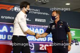 (L to R): Toto Wolff (GER) Mercedes AMG F1 Shareholder and Executive Director and Christian Horner (GBR) Red Bull Racing Team Principal in the FIA Press Conference. 10.12.2021. Formula 1 World Championship, Rd 22, Abu Dhabi Grand Prix, Yas Marina Circuit, Abu Dhabi, Practice Day.