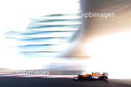Daniel Ricciardo (AUS), McLaren F1 Team  10.12.2021. Formula 1 World Championship, Rd 22, Abu Dhabi Grand Prix, Yas Marina Circuit, Abu Dhabi, Practice Day.