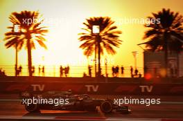 Sebastian Vettel (GER) Aston Martin F1 Team AMR21. 10.12.2021. Formula 1 World Championship, Rd 22, Abu Dhabi Grand Prix, Yas Marina Circuit, Abu Dhabi, Practice Day.