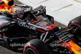 Max Verstappen (NLD) Red Bull Racing RB16B. 10.12.2021. Formula 1 World Championship, Rd 22, Abu Dhabi Grand Prix, Yas Marina Circuit, Abu Dhabi, Practice Day.