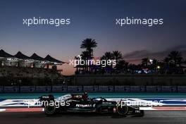 Valtteri Bottas (FIN), Mercedes AMG F1  10.12.2021. Formula 1 World Championship, Rd 22, Abu Dhabi Grand Prix, Yas Marina Circuit, Abu Dhabi, Practice Day.