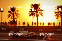 Nikita Mazepin (RUS) Haas F1 Team VF-21. 10.12.2021. Formula 1 World Championship, Rd 22, Abu Dhabi Grand Prix, Yas Marina Circuit, Abu Dhabi, Practice Day.