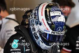 Valtteri Bottas (FIN) Mercedes AMG F1 - helmet. 10.12.2021. Formula 1 World Championship, Rd 22, Abu Dhabi Grand Prix, Yas Marina Circuit, Abu Dhabi, Practice Day.