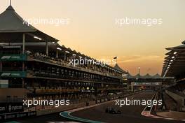 Lewis Hamilton (GBR) Mercedes AMG F1 W12. 10.12.2021. Formula 1 World Championship, Rd 22, Abu Dhabi Grand Prix, Yas Marina Circuit, Abu Dhabi, Practice Day.