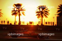 Lando Norris (GBR) McLaren MCL35M. 10.12.2021. Formula 1 World Championship, Rd 22, Abu Dhabi Grand Prix, Yas Marina Circuit, Abu Dhabi, Practice Day.