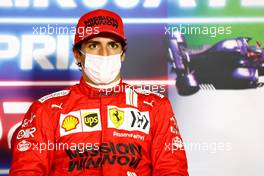 Carlos Sainz Jr (ESP) Ferrari in the post race FIA Press Conference. 12.12.2021. Formula 1 World Championship, Rd 22, Abu Dhabi Grand Prix, Yas Marina Circuit, Abu Dhabi, Race Day.