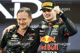 Christian Horner (GBR), Red Bull Racing Team Principal  and Max Verstappen (NLD), Red Bull Racing  12.12.2021. Formula 1 World Championship, Rd 22, Abu Dhabi Grand Prix, Yas Marina Circuit, Abu Dhabi, Race Day.