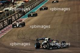 Pierre Gasly (FRA) AlphaTauri AT02. 12.12.2021. Formula 1 World Championship, Rd 22, Abu Dhabi Grand Prix, Yas Marina Circuit, Abu Dhabi, Race Day.