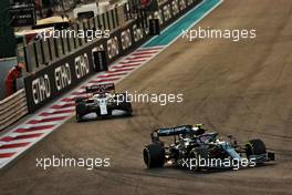 Sebastian Vettel (GER) Aston Martin F1 Team AMR21. 12.12.2021. Formula 1 World Championship, Rd 22, Abu Dhabi Grand Prix, Yas Marina Circuit, Abu Dhabi, Race Day.