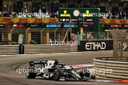 Yuki Tsunoda (JPN) AlphaTauri AT02. 12.12.2021. Formula 1 World Championship, Rd 22, Abu Dhabi Grand Prix, Yas Marina Circuit, Abu Dhabi, Race Day.