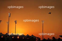 Circuit atmosphere - sunset. 11.12.2021. Formula 1 World Championship, Rd 22, Abu Dhabi Grand Prix, Yas Marina Circuit, Abu Dhabi, Qualifying Day.