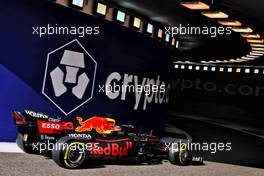 Max Verstappen (NLD) Red Bull Racing RB16B. 11.12.2021. Formula 1 World Championship, Rd 22, Abu Dhabi Grand Prix, Yas Marina Circuit, Abu Dhabi, Qualifying Day.