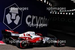 Kimi Raikkonen (FIN) Alfa Romeo Racing C41. 11.12.2021. Formula 1 World Championship, Rd 22, Abu Dhabi Grand Prix, Yas Marina Circuit, Abu Dhabi, Qualifying Day.