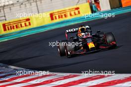 Max Verstappen (NLD) Red Bull Racing RB16B. 11.12.2021. Formula 1 World Championship, Rd 22, Abu Dhabi Grand Prix, Yas Marina Circuit, Abu Dhabi, Qualifying Day.