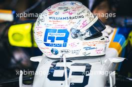 The helmet of George Russell (GBR) Williams Racing FW43B. 11.12.2021. Formula 1 World Championship, Rd 22, Abu Dhabi Grand Prix, Yas Marina Circuit, Abu Dhabi, Qualifying Day.