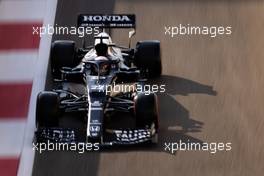 Yuki Tsunoda (JPN) AlphaTauri AT02. 11.12.2021. Formula 1 World Championship, Rd 22, Abu Dhabi Grand Prix, Yas Marina Circuit, Abu Dhabi, Qualifying Day.