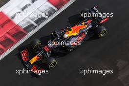 Max Verstappen (NLD), Red Bull Racing  11.12.2021. Formula 1 World Championship, Rd 22, Abu Dhabi Grand Prix, Yas Marina Circuit, Abu Dhabi, Qualifying Day.