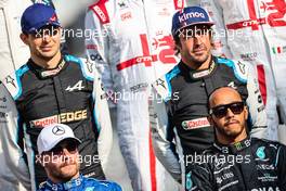 Valtteri Bottas (FIN), Mercedes AMG F1 Lewis Hamilton (GBR), Mercedes AMG F1  Fernando Alonso (ESP), Alpine F1 Team Esteban Ocon (FRA), Alpine F1 Team  12.12.2021. Formula 1 World Championship, Rd 22, Abu Dhabi Grand Prix, Yas Marina Circuit, Abu Dhabi, Race Day.